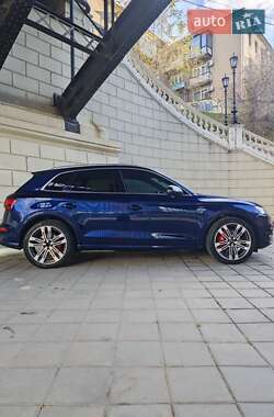 Позашляховик / Кросовер Audi SQ5 2018 в 