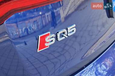 Позашляховик / Кросовер Audi SQ5 2018 в 