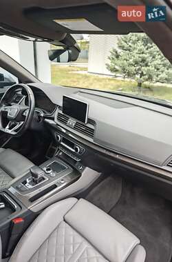 Позашляховик / Кросовер Audi SQ5 2018 в 