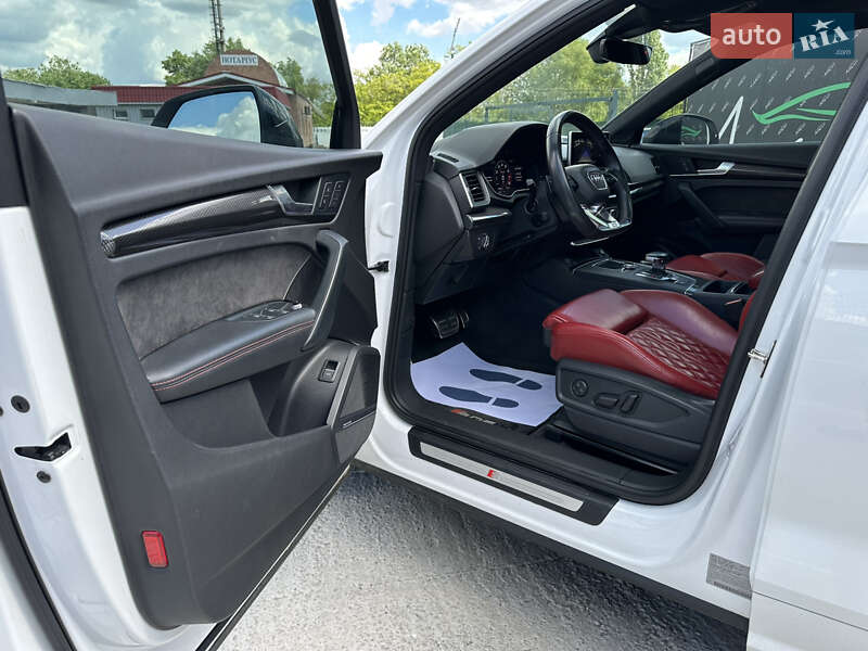 Внедорожник / Кроссовер Audi SQ5 2018 в Киеве