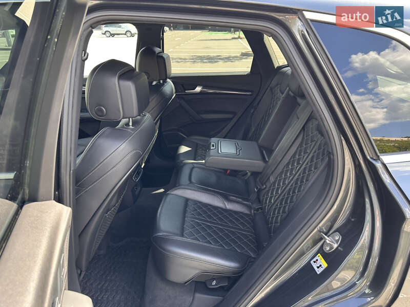 Внедорожник / Кроссовер Audi SQ5 2017 в Киеве