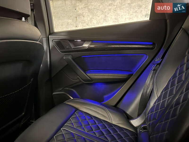 Внедорожник / Кроссовер Audi SQ5 2017 в Киеве