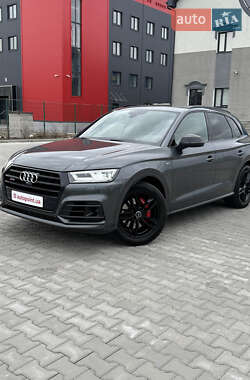 Позашляховик / Кросовер Audi SQ5 2017 в Білогородці