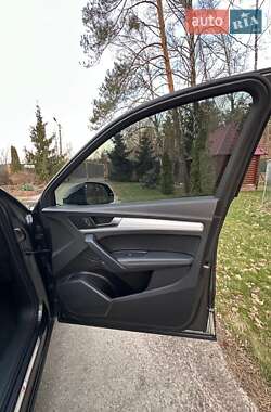 Внедорожник / Кроссовер Audi SQ5 2020 в 