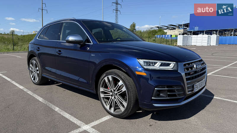 Внедорожник / Кроссовер Audi SQ5 2017 в 