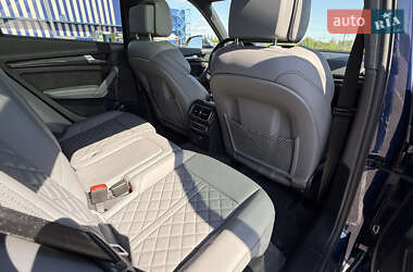 Внедорожник / Кроссовер Audi SQ5 2017 в 