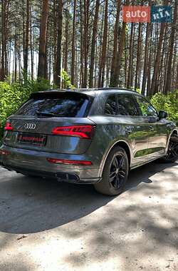 Внедорожник / Кроссовер Audi SQ5 2017 в 