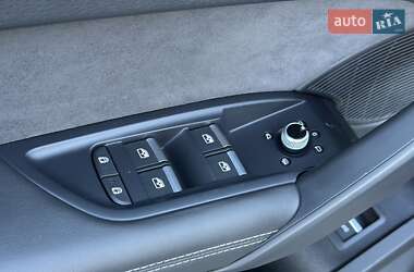 Внедорожник / Кроссовер Audi SQ5 2022 в 