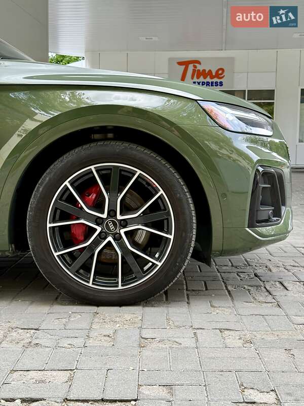 Внедорожник / Кроссовер Audi SQ5 2021 в Днепре