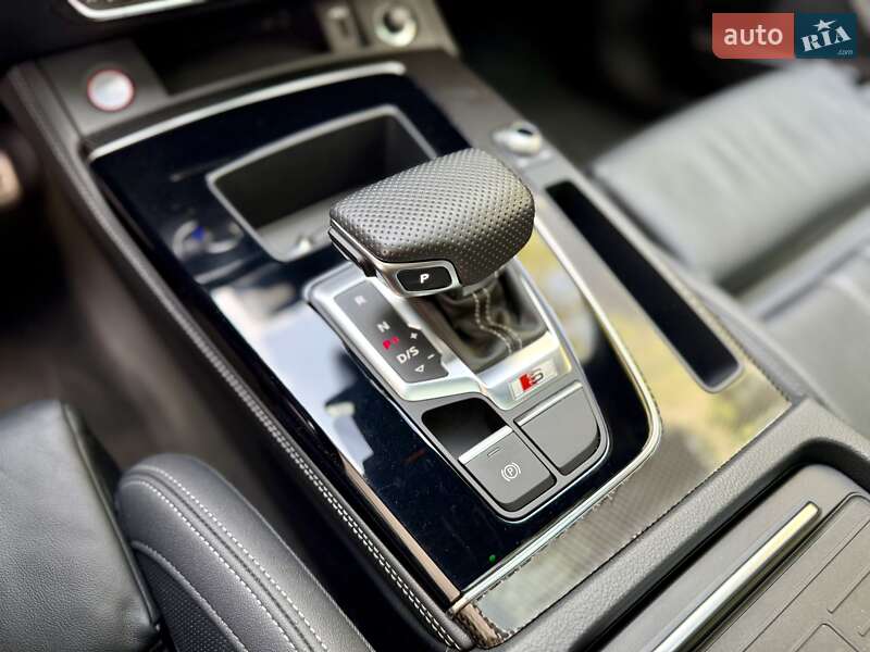 Внедорожник / Кроссовер Audi SQ5 2021 в Днепре