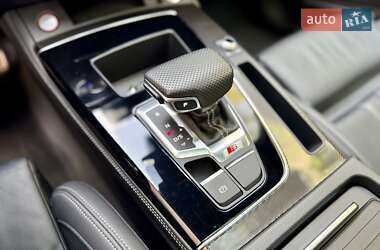 Внедорожник / Кроссовер Audi SQ5 2021 в 