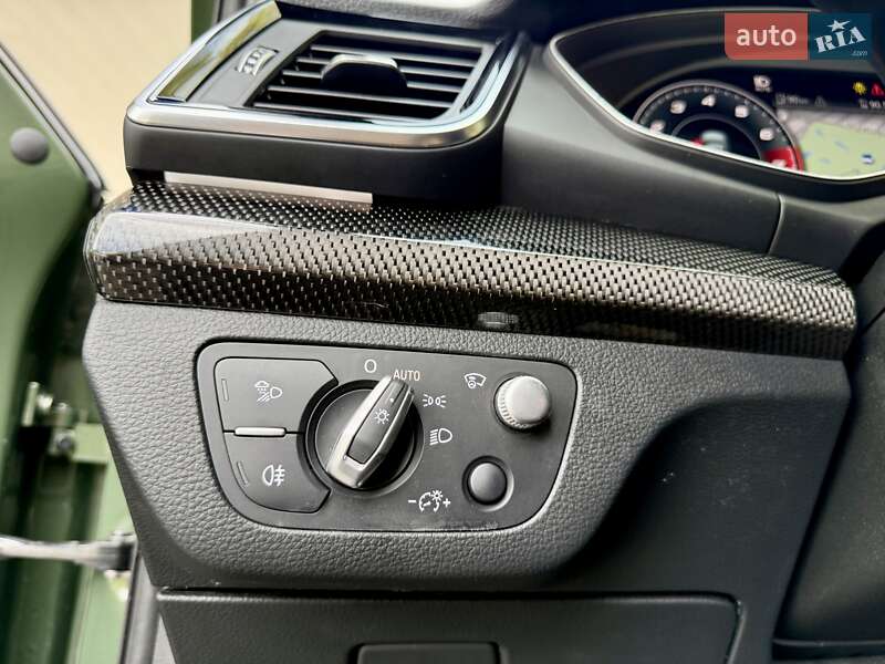 Внедорожник / Кроссовер Audi SQ5 2021 в Днепре