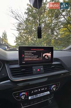 Внедорожник / Кроссовер Audi SQ5 2017 в 