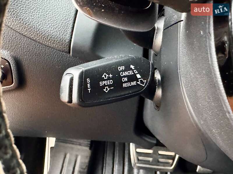 Внедорожник / Кроссовер Audi SQ5 2015 в Киеве