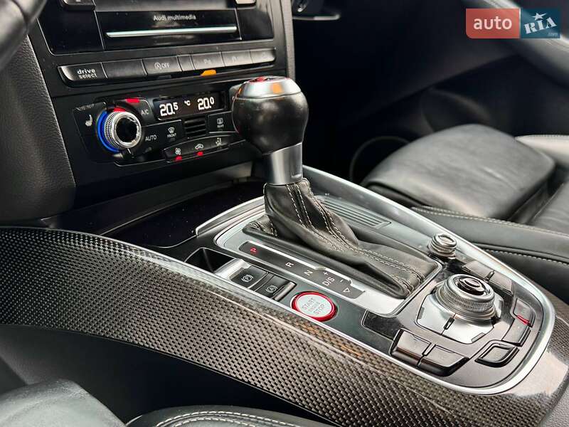 Внедорожник / Кроссовер Audi SQ5 2015 в Киеве