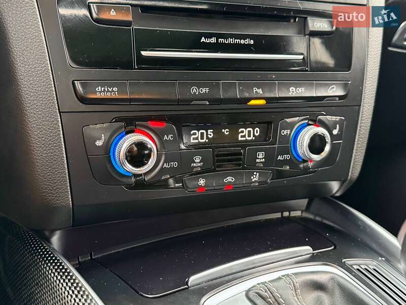 Внедорожник / Кроссовер Audi SQ5 2015 в Киеве