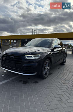 Внедорожник / Кроссовер Audi SQ5 2017 в 