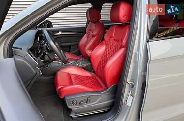 Внедорожник / Кроссовер Audi SQ5 2019 в 