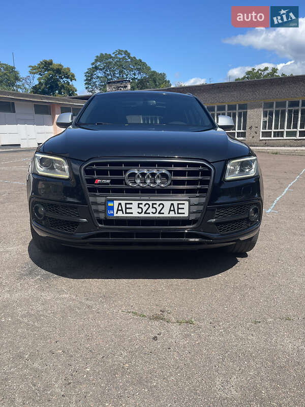 Внедорожник / Кроссовер Audi SQ5 2014 в 