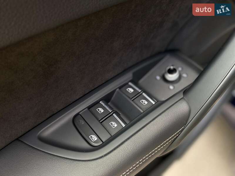 Внедорожник / Кроссовер Audi SQ5 2017 в Киеве