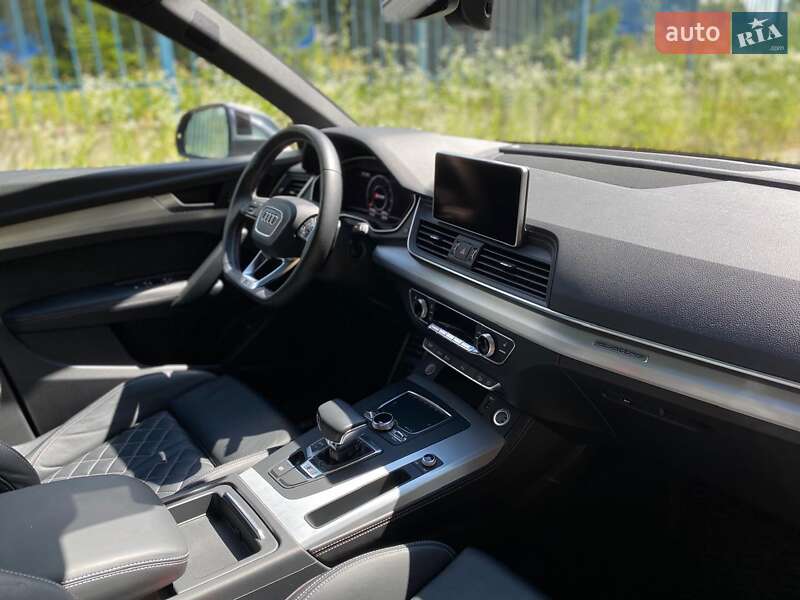 Внедорожник / Кроссовер Audi SQ5 2017 в Киеве