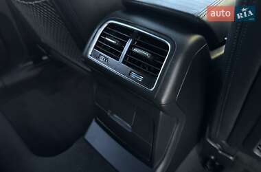 Внедорожник / Кроссовер Audi SQ5 2015 в 