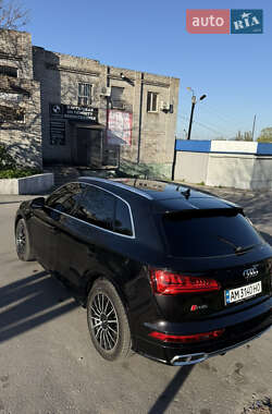 Внедорожник / Кроссовер Audi SQ5 2017 в 