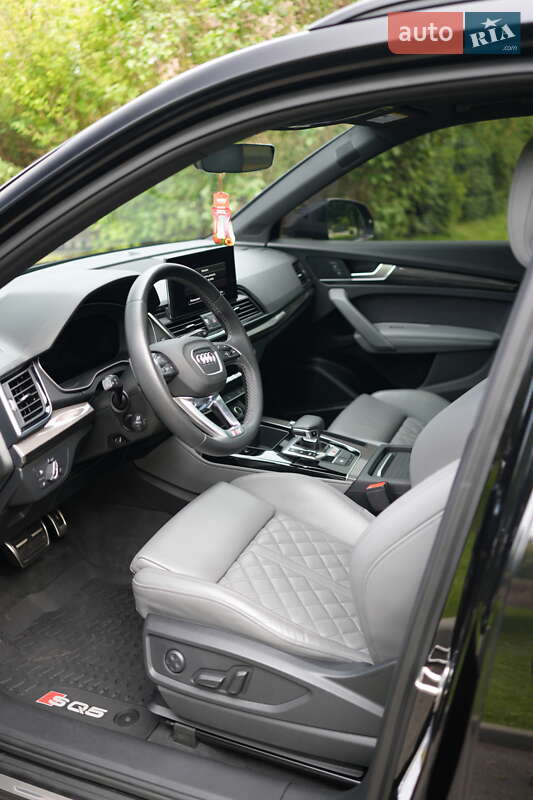 Внедорожник / Кроссовер Audi SQ5 2020 в Киеве