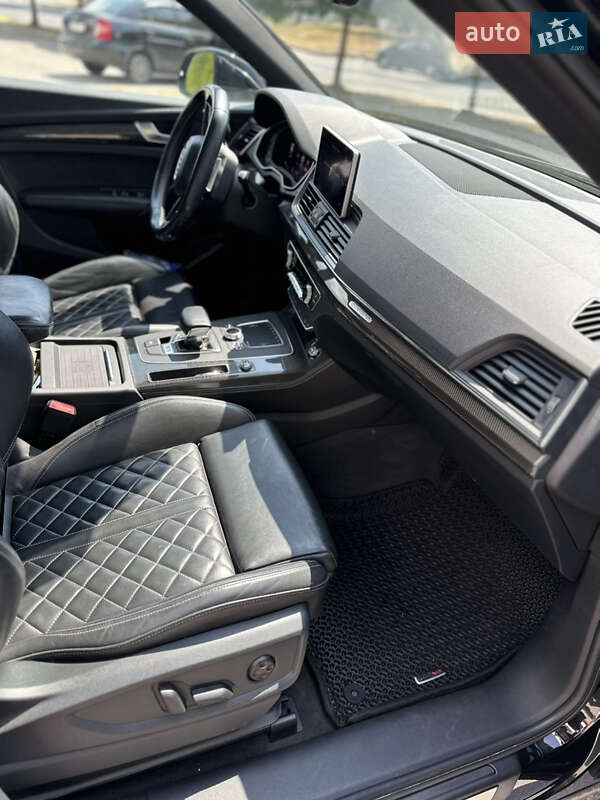 Внедорожник / Кроссовер Audi SQ5 2018 в Днепре фото 11 Внедорожник / Кроссовер Audi SQ5 2018 в Днепре