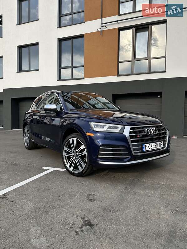 Внедорожник / Кроссовер Audi SQ5 2017 в 