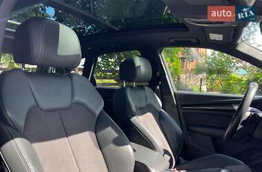 Внедорожник / Кроссовер Audi SQ5 2017 в 