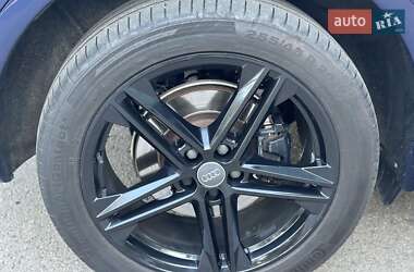 Внедорожник / Кроссовер Audi SQ5 2017 в 