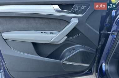 Внедорожник / Кроссовер Audi SQ5 2017 в 