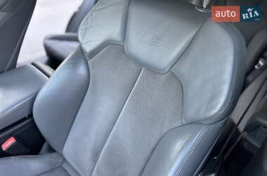 Внедорожник / Кроссовер Audi SQ5 2017 в 