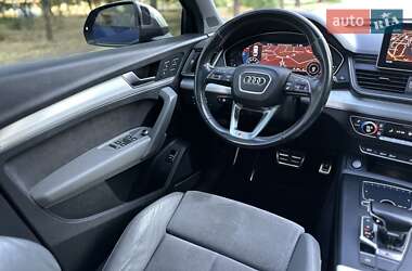Внедорожник / Кроссовер Audi SQ5 2017 в 