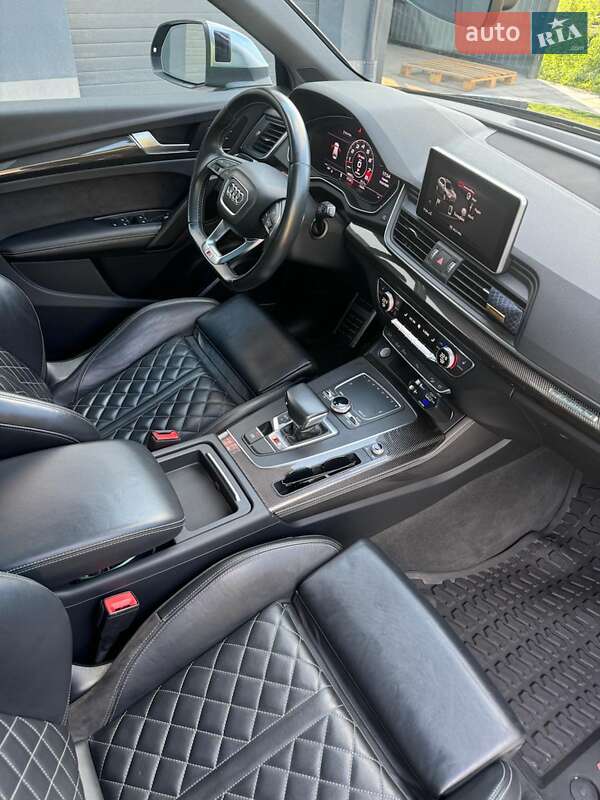Внедорожник / Кроссовер Audi SQ5 2018 в Киеве