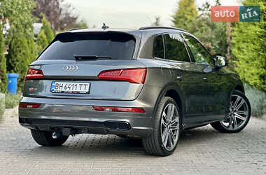 Внедорожник / Кроссовер Audi SQ5 2019 в 