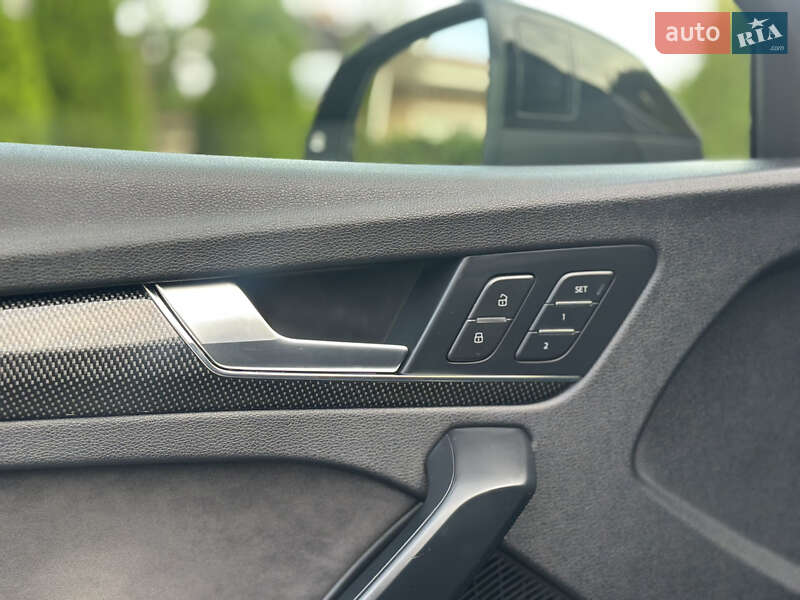 Внедорожник / Кроссовер Audi SQ5 2019 в Одессе