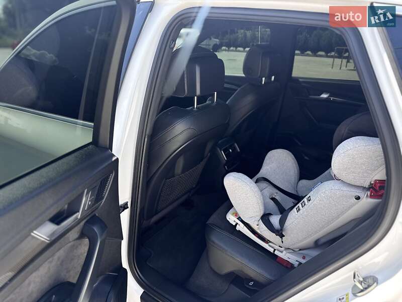Внедорожник / Кроссовер Audi SQ5 2017 в Полтаве