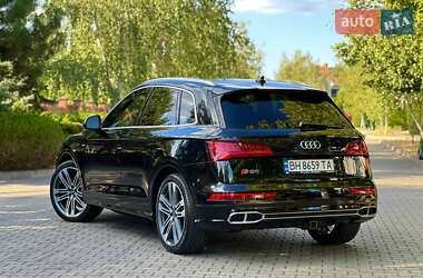 Внедорожник / Кроссовер Audi SQ5 2018 в 
