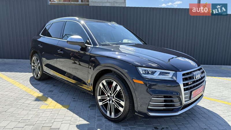 Внедорожник / Кроссовер Audi SQ5 2017 в 