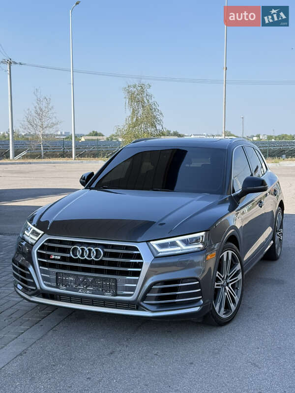 Внедорожник / Кроссовер Audi SQ5 2018 в 