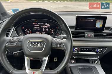 Внедорожник / Кроссовер Audi SQ5 2020 в 