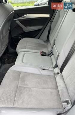 Внедорожник / Кроссовер Audi SQ5 2020 в 