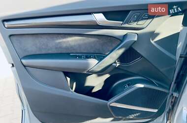 Внедорожник / Кроссовер Audi SQ5 2019 в 