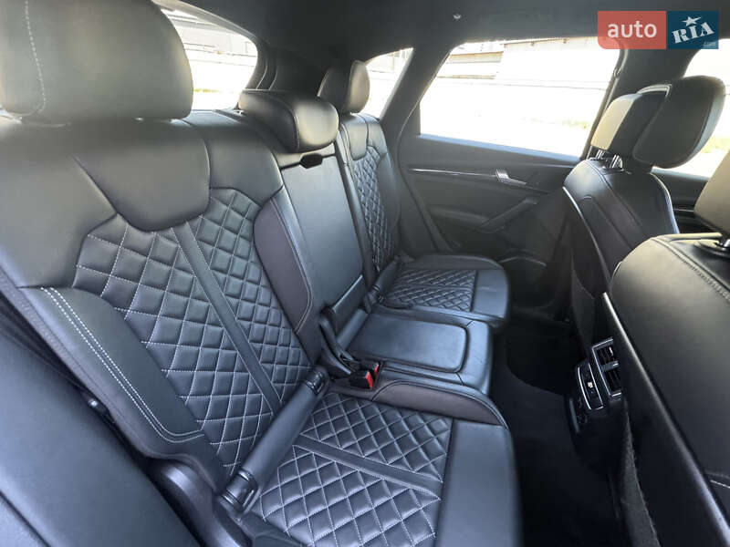 Внедорожник / Кроссовер Audi SQ5 2019 в Киеве