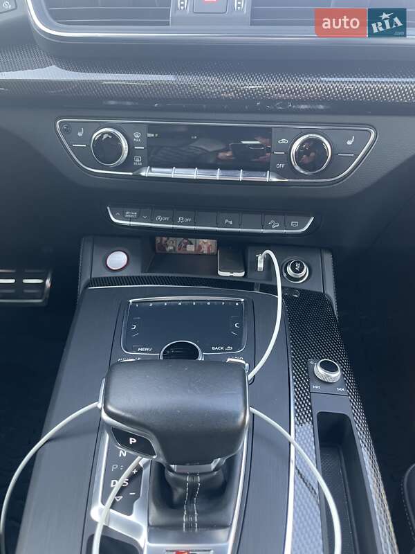 Внедорожник / Кроссовер Audi SQ5 2019 в Киеве