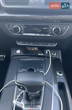 Внедорожник / Кроссовер Audi SQ5 2019 в 