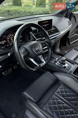 Внедорожник / Кроссовер Audi SQ5 2017 в 