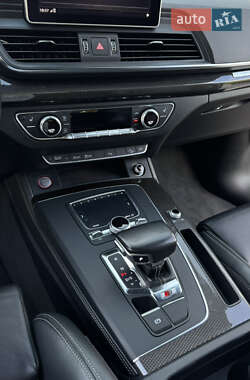 Внедорожник / Кроссовер Audi SQ5 2017 в 